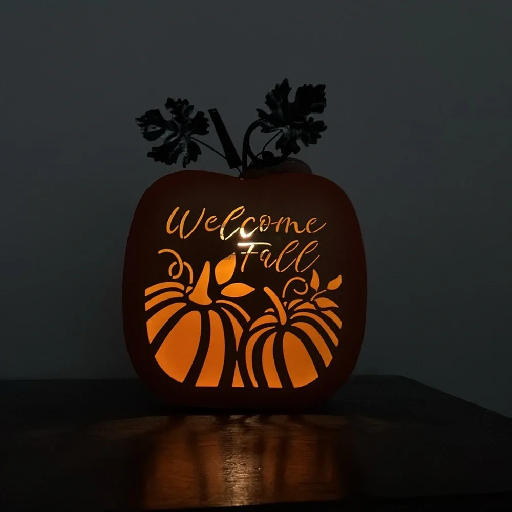 NWT- LED Light Up- Welcome Fall Orange Metal Pumpkin Decoration w/ Metal Leaves